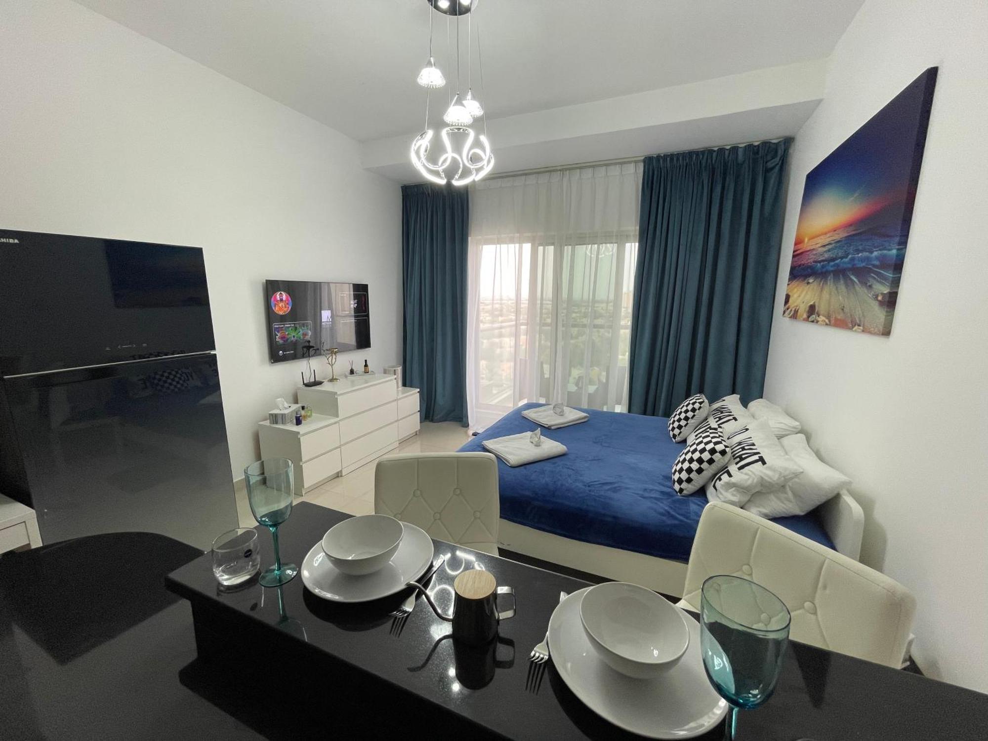 Great View, Dubai Sportcity, Parking Included, Nice Apartments 객실 사진
